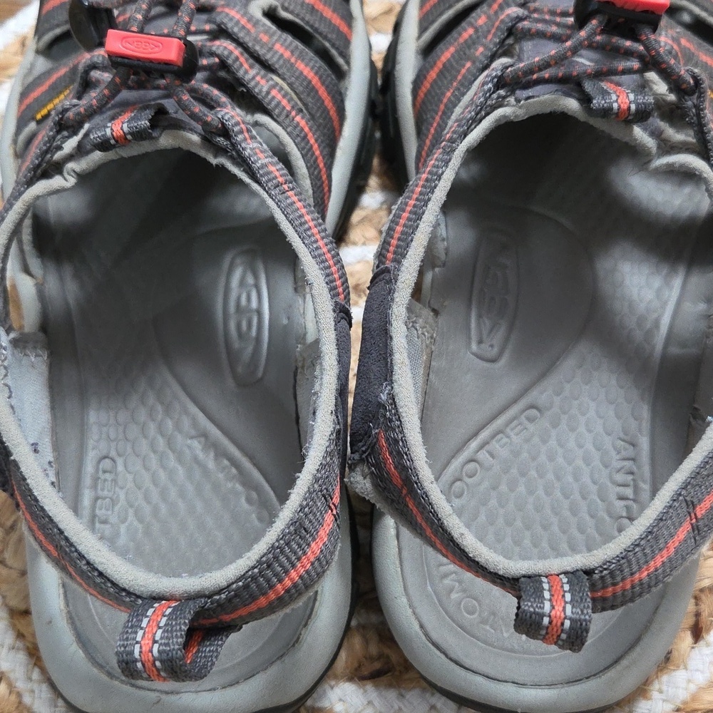 Keen Womans Newport H2 Sandals Grey/ Coral Size 8.5 - Picture 11 of 11